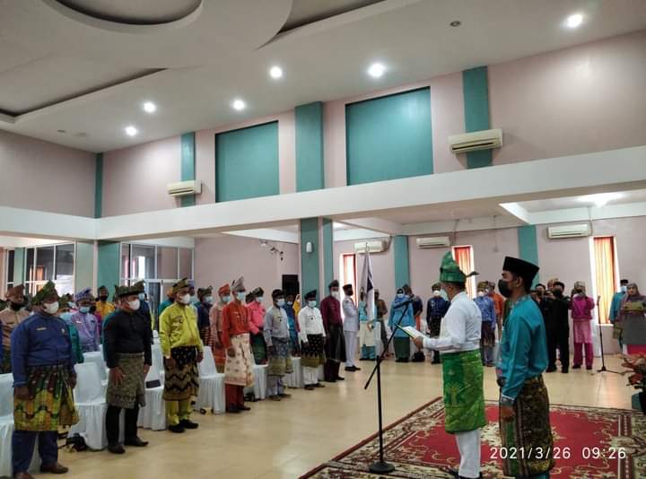 DPC APDESI Kepulauan Meranti Resmi Dikukuhkan, Bupati Berjanji Pendapatan Kades Rp 10 Juta Perbulan DPC APDESI Kepulauan Meranti Resmi Dikukuhkan, Bupati Berjanji Pendapatan Kades Rp 10 Juta Perbulani