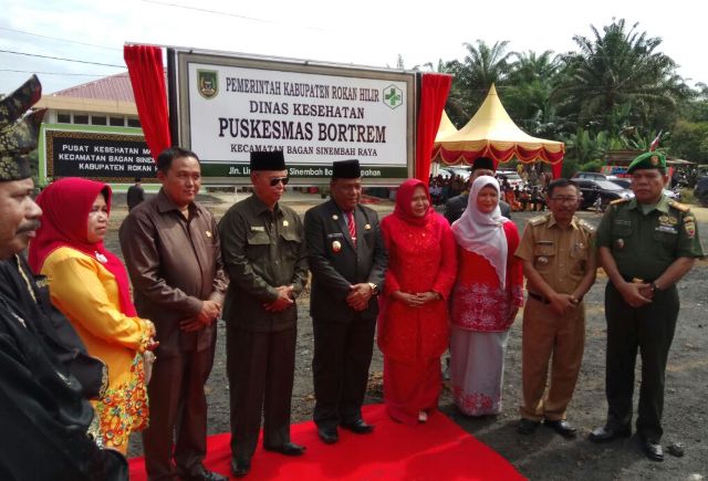 Wabup Resmikan Puskesmas Bortrem di Rohil Wabup Resmikan Puskesmas Bortrem di Rohili