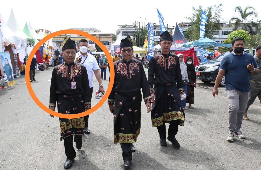 Sekda Kuansing Biang Kerok Gagalnya Sejumlah Acara Adat di Kuansing, Datuk Kari Bungsu Minta Dedi Se Sekda Kuansing Biang Kerok Gagalnya Sejumlah Acara Adat di Kuansing, Datuk Kari Bungsu Minta Dedi Sei
