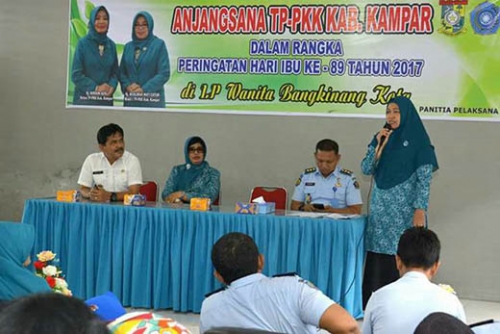 Peringati Hari Ibu, Begini Pesan TP-PKK Kampar Saat Kunjungi Wanita Binaan Lapas IIB Bangkinang Peringati Hari Ibu, Begini Pesan TP-PKK Kampar Saat Kunjungi Wanita Binaan Lapas IIB Bangkinangi