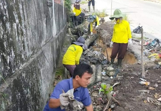 Warga Keluhkan Drainase Rusak di Jalan Srikandii