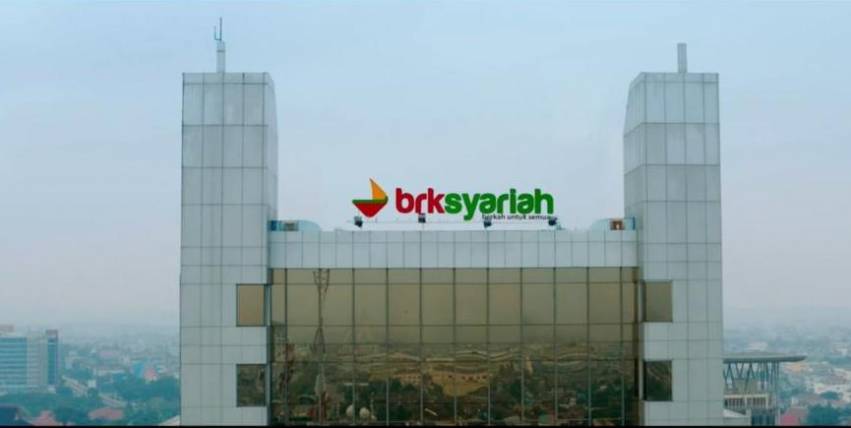 Bank Riau Kepri Resmi Gunakan Sistem Syariah Bank Riau Kepri Resmi Gunakan Sistem Syariahi