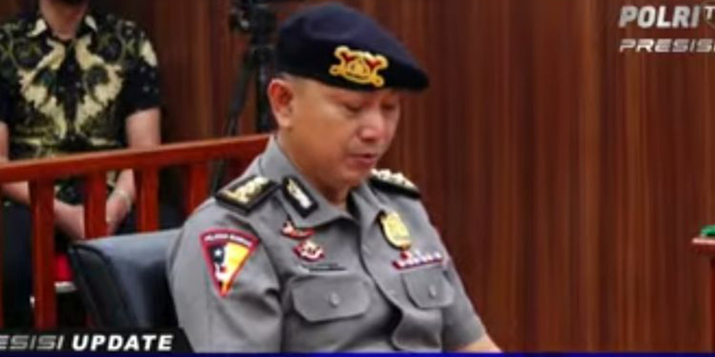 Tak Dipecat, AKBP Pujiyarto Terima Hasil Putusan Sidang Etik Tak Dipecat, AKBP Pujiyarto Terima Hasil Putusan Sidang Etiki