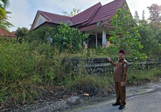 Banyak Rumah Dinas Bersemak dan Tak Ditempati Kadis