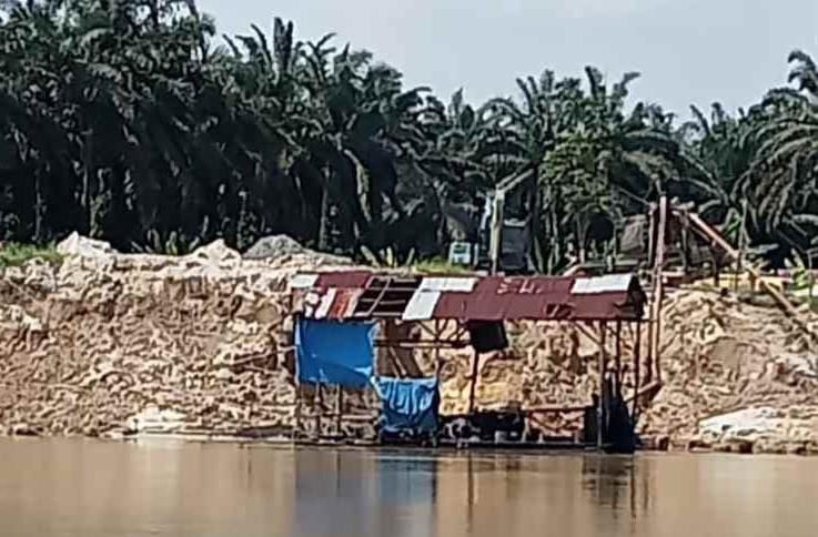 Galian C Ilegal Ancam Permukiman Warga di Kampar, Kapolsek Tambang Diduga Tutup Mata Galian C Ilegal Ancam Permukiman Warga di Kampar, Kapolsek Tambang Diduga Tutup Matai
