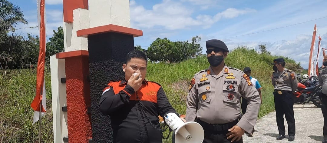 Puluhan Pengurus Dan Anggota LSM Perkara Gruduk Polres Rohul, Minta Basmi Perjudian Puluhan Pengurus Dan Anggota LSM Perkara Gruduk Polres Rohul, Minta Basmi Perjudiani