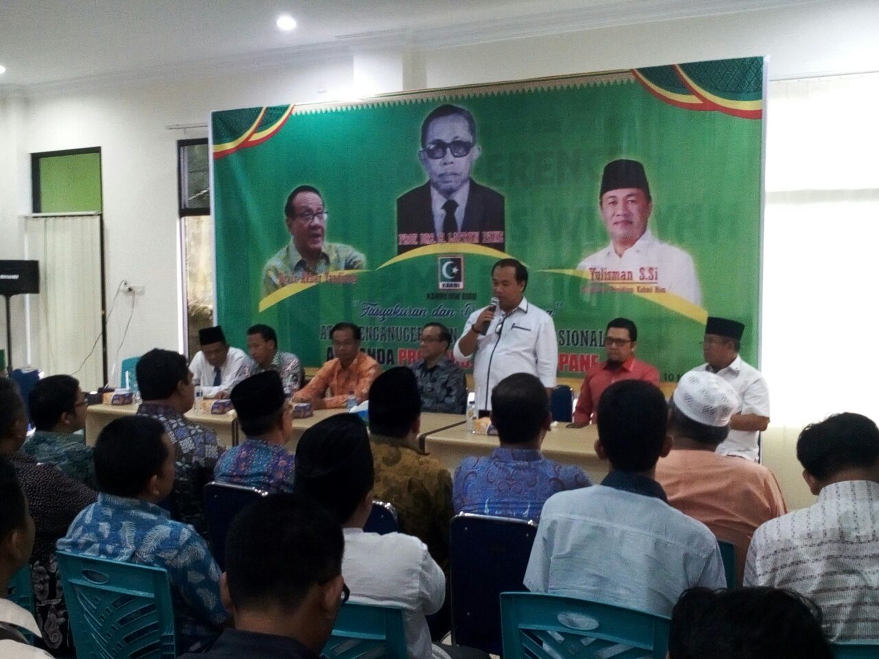 Kahmi Riau Gelar Temu Ramah dan Dialog Bersama Akbar Tanjung Kahmi Riau Gelar Temu Ramah dan Dialog Bersama Akbar Tanjungi
