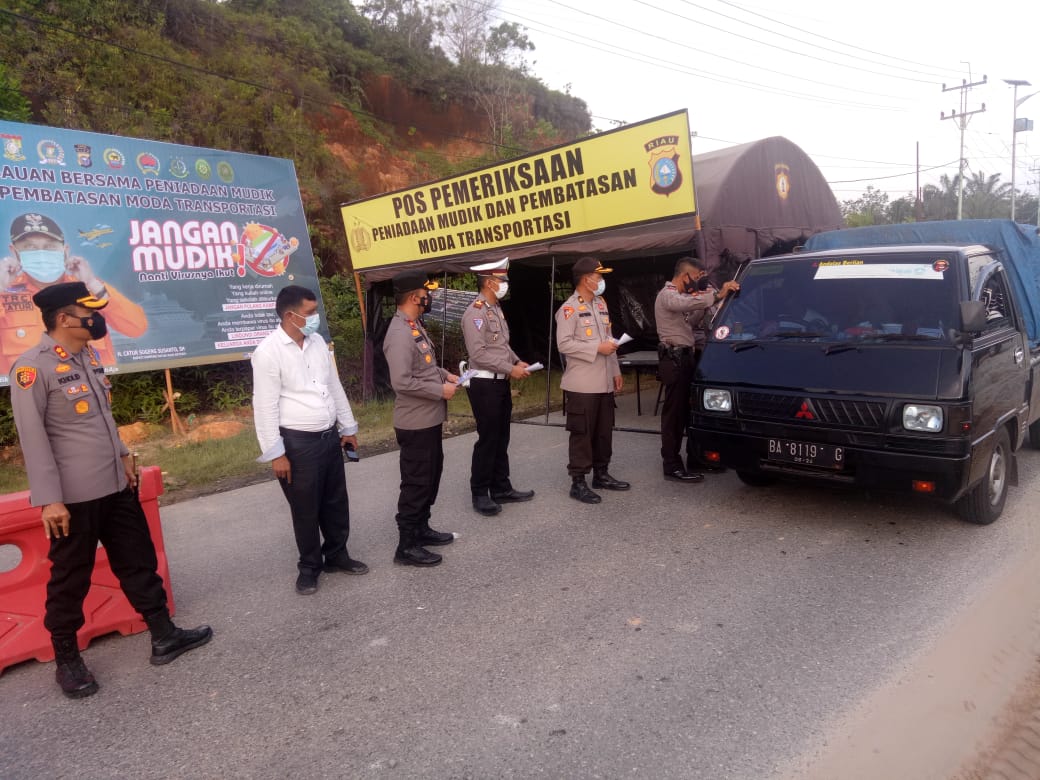 Kapolres Kampar Kholid S.IK Tinjau Pos Mudik Lebaran Riau-Sumbar Kapolres Kampar Kholid S.IK Tinjau Pos Mudik Lebaran Riau-Sumbari