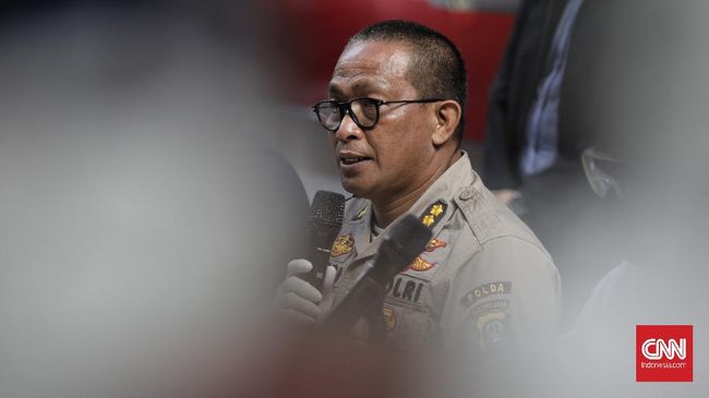 Dua WN India Lolos Karantina Usai Sogok Petugas di Indonesia Dua WN India Lolos Karantina Usai Sogok Petugas di Indonesiai