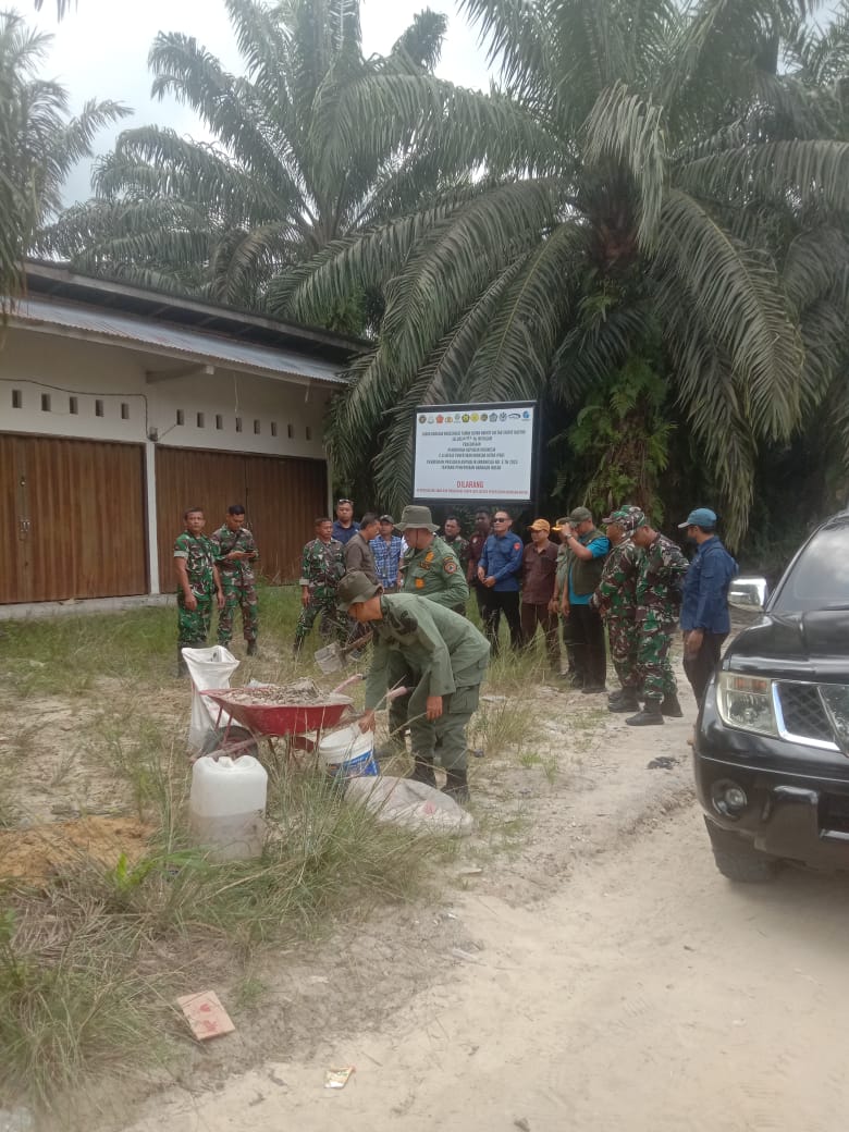 Tim PKH Pasang Plang di Kawasan Hutan Lindung Tahura, Soroti Dugaan Jual Beli Lahan Tim PKH Pasang Plang di Kawasan Hutan Lindung Tahura, Soroti Dugaan Jual Beli Lahani