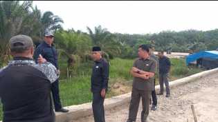 Komisi I DPRD Riau Tinjau Tapal Batas di Jalan Pekanbaru-Siak