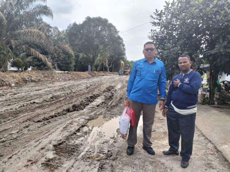 Ketua KNPI Riau, Larshen Yunus : Kepala Desa Danau Lancang dan Camat Tapung Hulu benar-benar cocok disebut sebagai pemimpin tanpa muka Ketua KNPI Riau, Larshen Yunus : Kepala Desa Danau Lancang dan Camat Tapung Hulu benar-benar cocok disebut sebagai pemimpin tanpa mukai