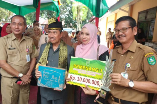 Tenun Putri Emas Bengkalis Raih Adikriya Tenun Putri Emas Bengkalis Raih Adikriyai