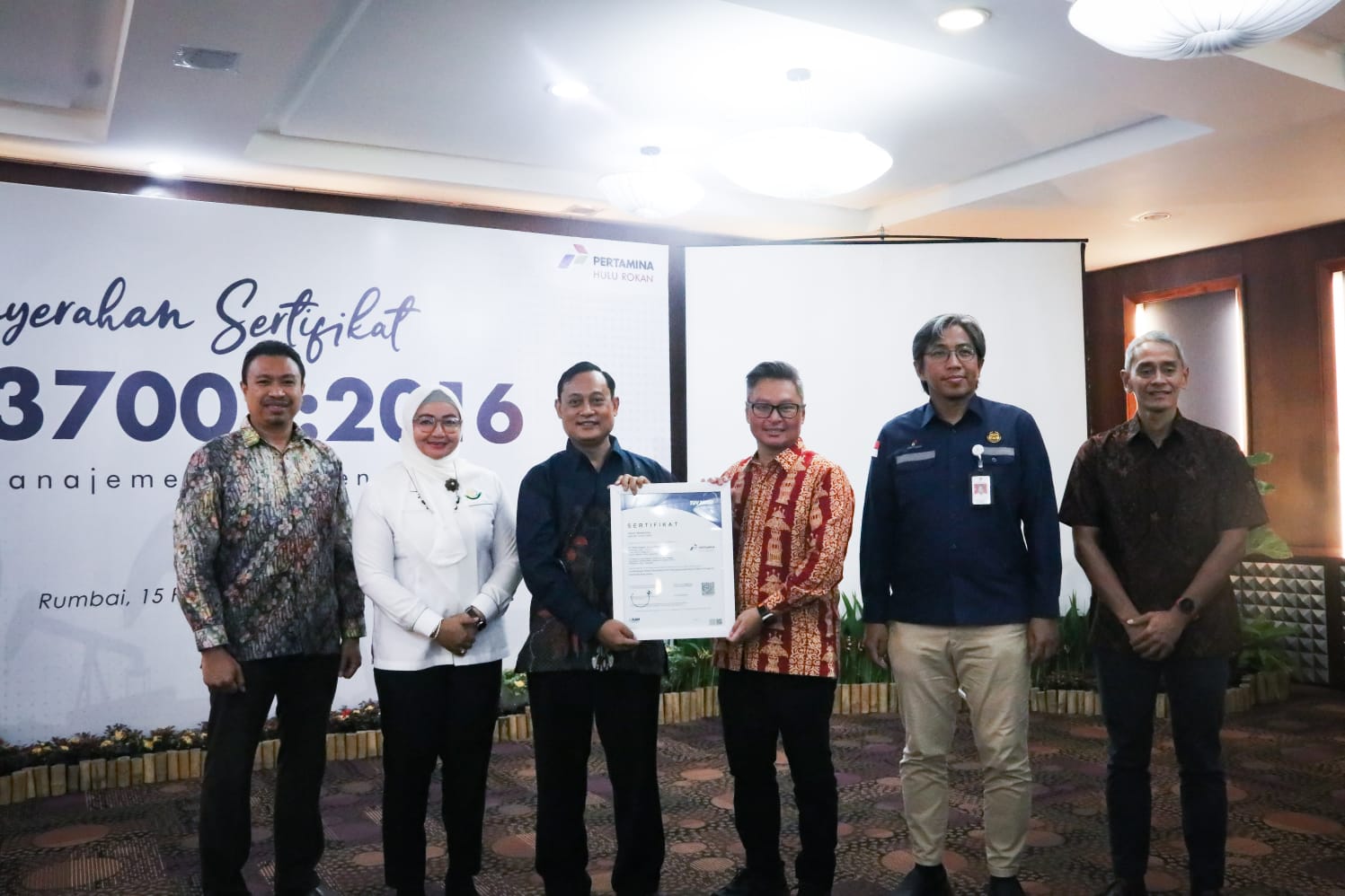 ASISTEN PERDATA DAN TATA USAHA NEGARA KEJAKSAAN TINGGI RIAU HADIRI KEGIATAN PENYERAHAN SERTIFIKASI ISO 37001:2016 SISTEM MANAJEMEN ANTI PENYUAPAN PT.PERTAMINA HULU ROKAN (PHR). ASISTEN PERDATA DAN TATA USAHA NEGARA KEJAKSAAN TINGGI RIAU HADIRI KEGIATAN PENYERAHAN SERTIFIKASI ISO 37001:2016 SISTEM MANAJEMEN ANTI PENYUAPAN PT.PERTAMINA HULU ROKAN (PHR).i