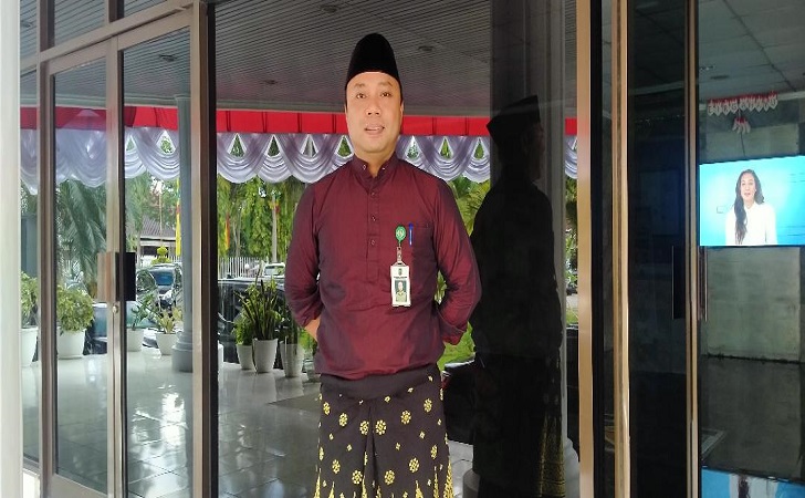 Pemprov Riau Siapkan Beasiswa Untuk 76 Perguruan Tinggi Pemprov Riau Siapkan Beasiswa Untuk 76 Perguruan Tinggii