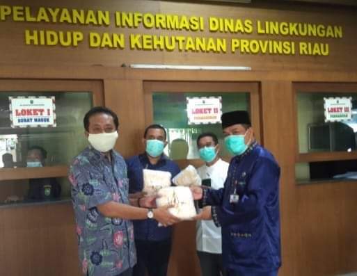 PT. Indah Kiat, Arara Abadi Sinarmas Forestry Serahkan 400 Ribu Masker Untuk Masyarakat Riau PT. Indah Kiat, Arara Abadi Sinarmas Forestry Serahkan 400 Ribu Masker Untuk Masyarakat Riaui