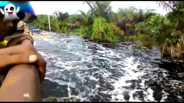 Mau Lewat Jalintim yang Tergenang Banjir di Pelalawan ? Siapkan Rp.55 Ribu