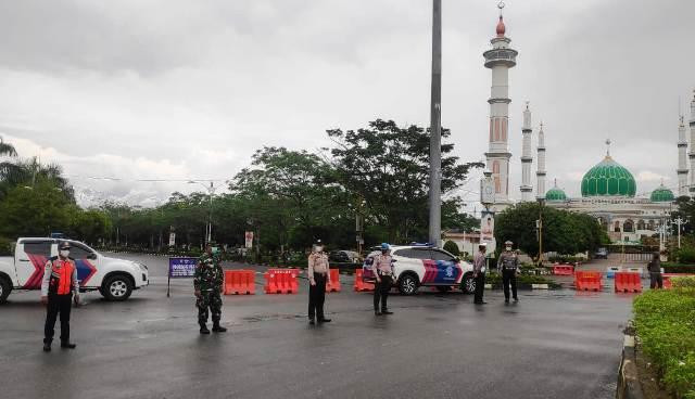 Warga Masuk Rokan Hulu Wajib Tunjukkan Kartu Vaksin atau Rapid Antigen Warga Masuk Rokan Hulu Wajib Tunjukkan Kartu Vaksin atau Rapid Antigeni