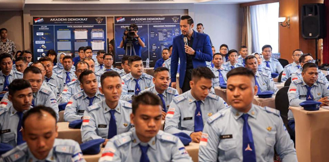 AHY Pompa Semangat 45 Taruna Demokrat Angkatan Pertama AHY Pompa Semangat 45 Taruna Demokrat Angkatan Pertamai