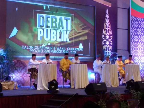 Debat Publik Cagub-Cawagub Riau ke-2, Penonton Berulang Kali Ditegur Debat Publik Cagub-Cawagub Riau ke-2, Penonton Berulang Kali Diteguri
