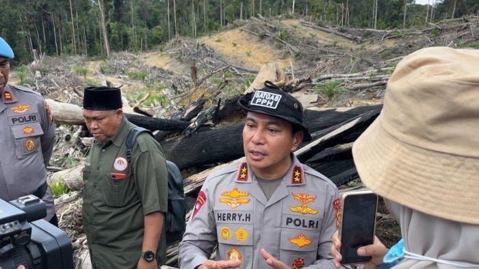 Polda Riau Dalami Keterlibatan AFA Kadiskes Kampar Dalam Kasus Perambahan Hutan Polda Riau Dalami Keterlibatan AFA Kadiskes Kampar Dalam Kasus Perambahan Hutani