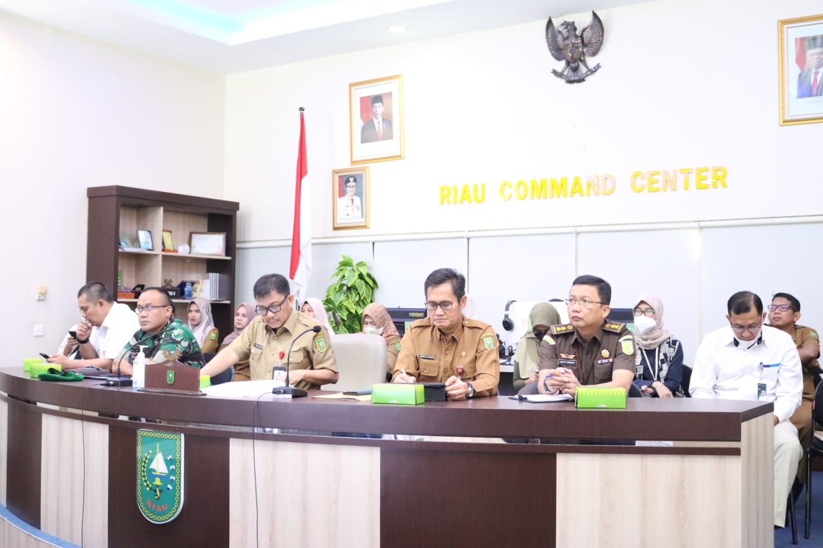 Koordinator Bidang Perdata & Tata Usaha Negara Kejaksaan Tinggi Riau Hadiri Kegiatan Rapat Koordinasi Pengendalian Inflasi Tahun 2023 dalam rangka Pembahasan Langkah Konkret Pengendalian Inflasi di Daerah secara Virtual Koordinator Bidang Perdata & Tata Usaha Negara Kejaksaan Tinggi Riau Hadiri Kegiatan Rapat Koordinasi Pengendalian Inflasi Tahun 2023 dalam rangka Pembahasan Langkah Konkret Pengendalian Inflasi di Daerah secara Virtuali