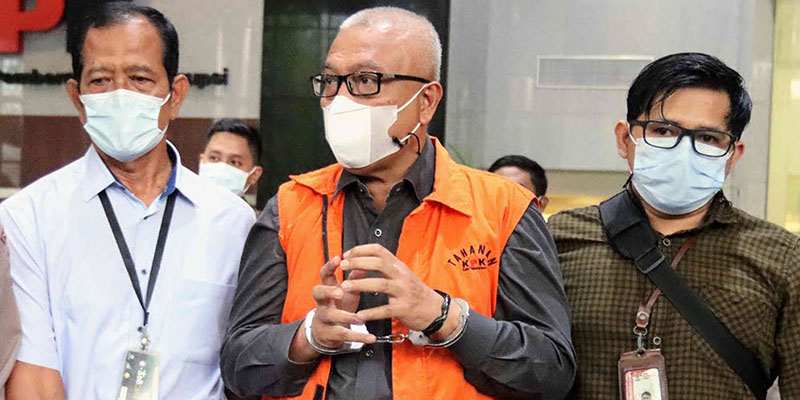 Mantan Bupati Bursel Tagop Sudarsono Didakwa Terima Suap Rp 400 Juta dan Gratifikasi Rp 23,2 Miliari