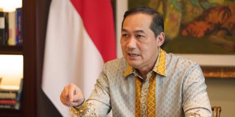 Diperiksa 12 Jam, Kejagung Belum Temukan Indikasi Lutfi Terima Suap Impor CPO Diperiksa 12 Jam, Kejagung Belum Temukan Indikasi Lutfi Terima Suap Impor CPOi