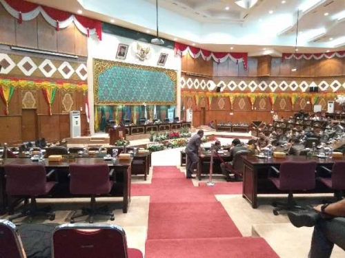 Sidang Paripurna DPRD Riau Sahkan 2 Rancangan Peraturan Daerah Sidang Paripurna DPRD Riau Sahkan 2 Rancangan Peraturan Daerahi