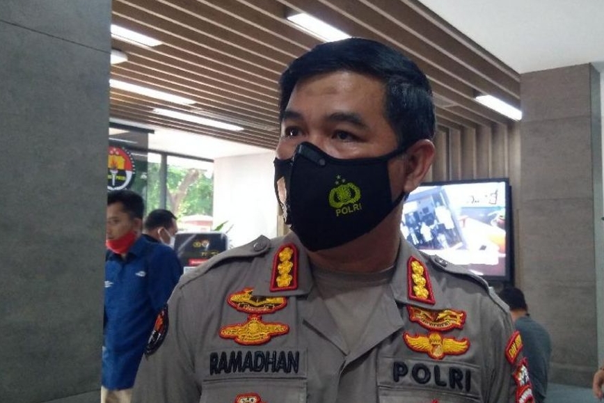 Densus 88 Tangkap 13 Terduga Teroris di Riau Densus 88 Tangkap 13 Terduga Teroris di Riaui