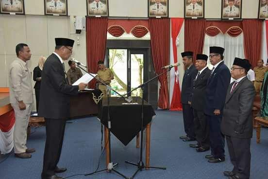 Terbang ke Jakarta, Bupati dan Wakil Bupati Kampar Hadiri Rapat Pemerintahan 2018 Terbang ke Jakarta, Bupati dan Wakil Bupati Kampar Hadiri Rapat Pemerintahan 2018i