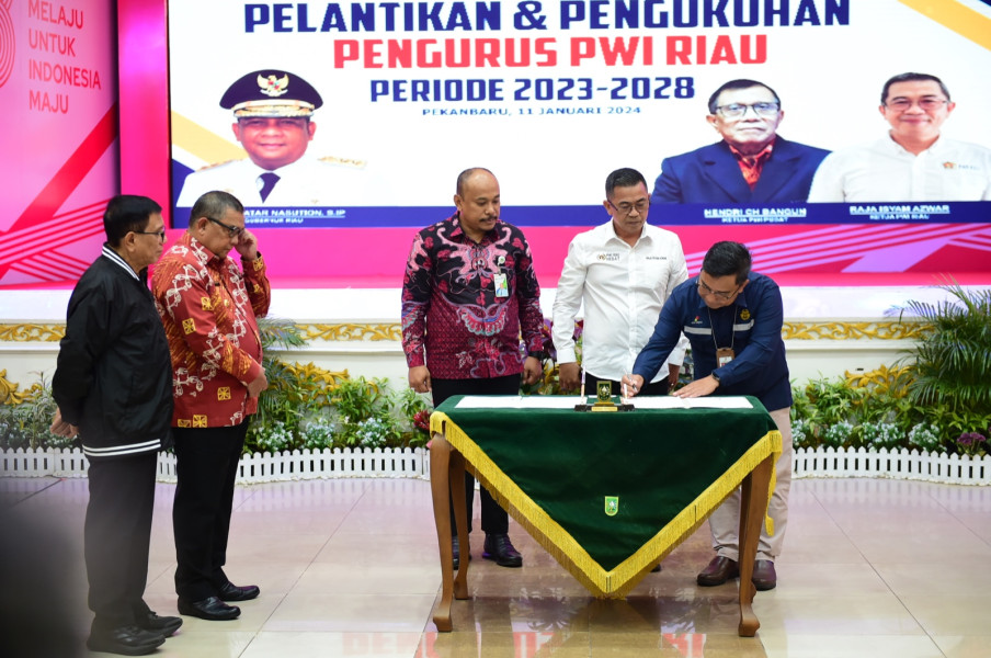 PWI-SKK Migas Sumbagut Teken MoU Kerja Sama Peningkatan Kompetensi Wartawan PWI-SKK Migas Sumbagut Teken MoU Kerja Sama Peningkatan Kompetensi Wartawani