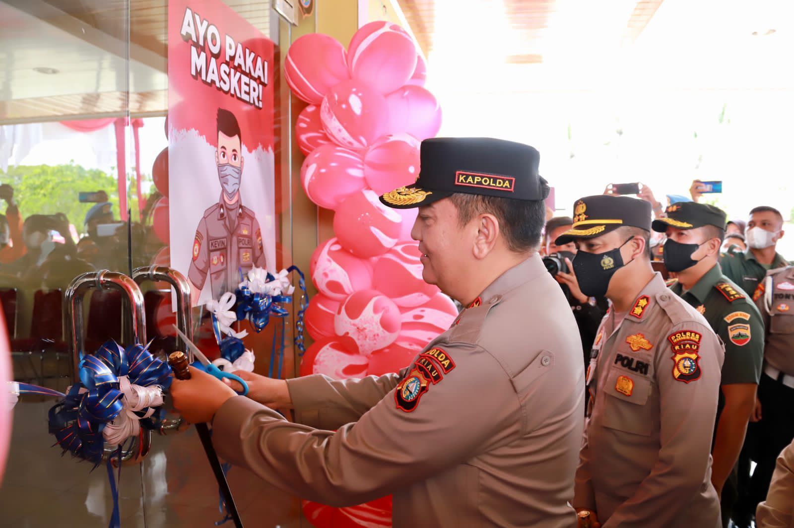 Kapolda Irjen Iqbal Resmikan Penggunaan Mako Polsek Pasir Penyu Kapolda Irjen Iqbal Resmikan Penggunaan Mako Polsek Pasir Penyui