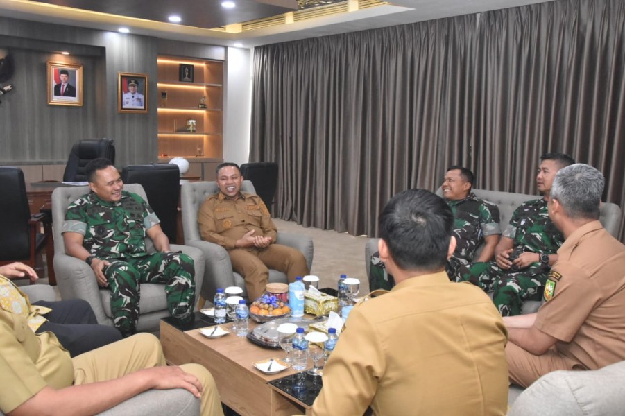 PANGDAM I/BUKIT BARISAN KUNJUNGAN KERJA KE KANTOR GUBERNUR RIAU PANGDAM I/BUKIT BARISAN KUNJUNGAN KERJA KE KANTOR GUBERNUR RIAUi