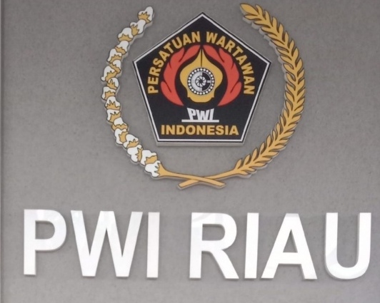 Soal Tuduhan Beking Gudang CPO di Dumai, Alzamret Malik SH: Jangan Libatkan PWI Soal Tuduhan Beking Gudang CPO di Dumai, Alzamret Malik SH: Jangan Libatkan PWIi
