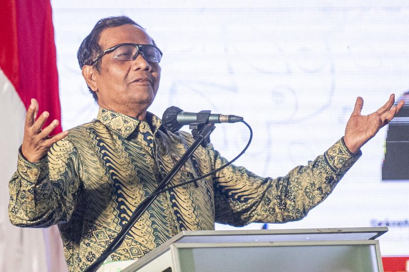 Mahfud: Yang Bilang Kadrun Cadar Arab itu Misal Abu Janda, Bukan Pemerintah. Mahfud: Yang Bilang Kadrun Cadar Arab itu Misal Abu Janda, Bukan Pemerintah.i