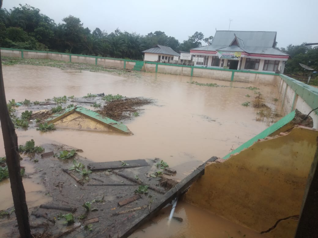 Pelaksanaan Dana Desa diKampar Kiri Hulu Tak Sesuai RAB, Bencana Banjir Dijadikan Pertanggungjawaban Pelaksanaan Dana Desa diKampar Kiri Hulu Tak Sesuai RAB, Bencana Banjir Dijadikan Pertanggungjawabani
