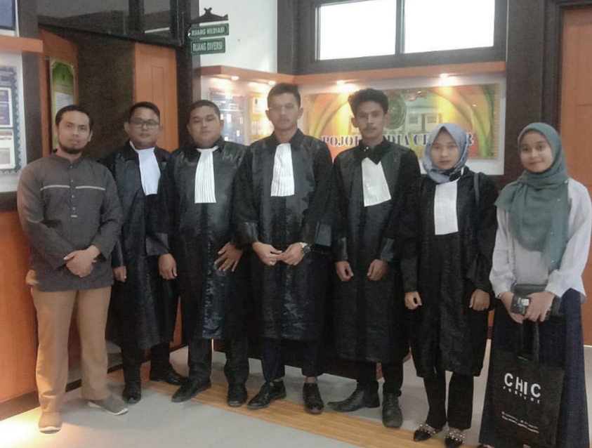 Kuasa Hukum Terdakwa MAA Tolak Sidang Lanjut Tindak Pidana Penyalahgunaan BBM Subsidi Sampai Saksi PT BRA Hadir Kuasa Hukum Terdakwa MAA Tolak Sidang Lanjut Tindak Pidana Penyalahgunaan BBM Subsidi Sampai Saksi PT BRA Hadiri
