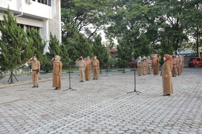 Tingkatkan Rasa Kebangsaan dan Cinta Tanah Air, Diskominfotik Riau Gelar Apel Pagii