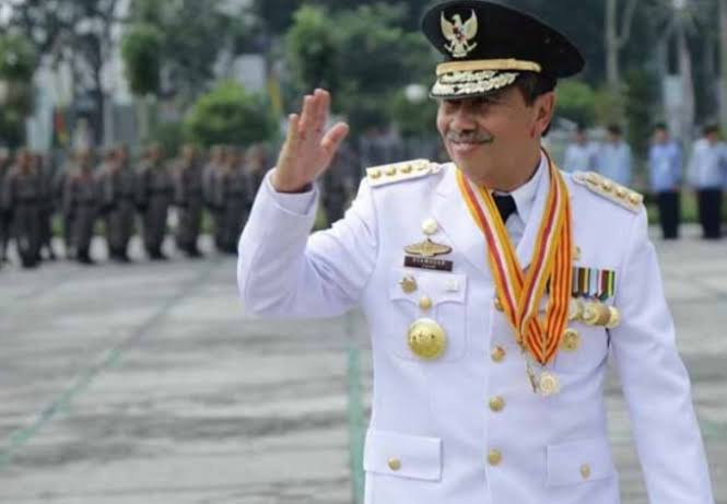 Gubri Instruksikan ASN dan THL Kenakan Pakaian Melayu Gubri Instruksikan ASN dan THL Kenakan Pakaian Melayui