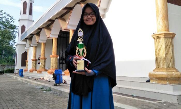 Berprestasi, Putri Daerah Siak ini Sukses di MQK Nasional 2017 Berprestasi, Putri Daerah Siak ini Sukses di MQK Nasional 2017i