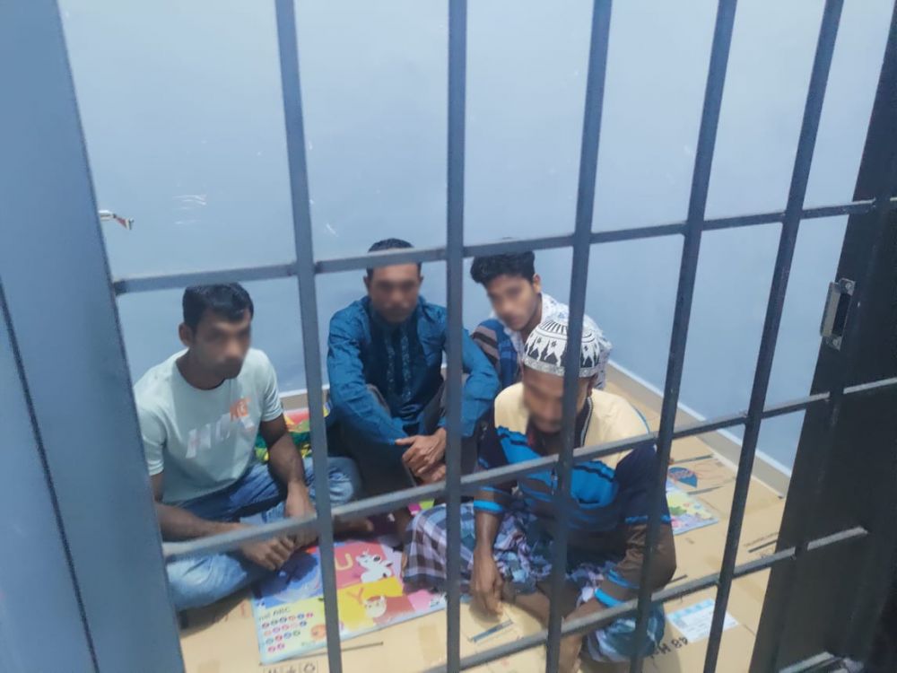 WNA Asal Bangladesh Diamankan Imigrasi Selat Panjang WNA Asal Bangladesh Diamankan Imigrasi Selat Panjangi