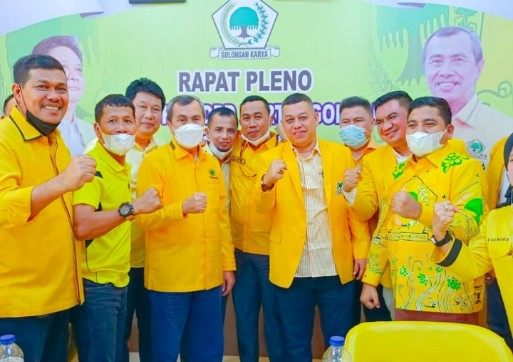 Politisi PAN Syahril Topan Gabung ke Golkar Politisi PAN Syahril Topan Gabung ke Golkari