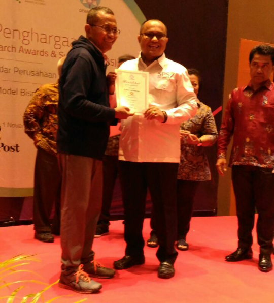 Radar Pekanbaru Terima Sertifikat Terverifikasi Dewan Pers di HCC Surabaya Radar Pekanbaru Terima Sertifikat Terverifikasi Dewan Pers di HCC Surabayai