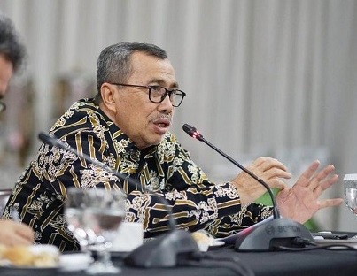 Gubri Syamsuar Minta Penyuluhan Covid-19 Dilakukan Sampai ke Tingkat RT/RW Gubri Syamsuar Minta Penyuluhan Covid-19 Dilakukan Sampai ke Tingkat RT/RWi