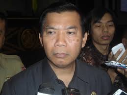 Firdaus Minta Pelaku Penghina UIR Meminta Maaf Firdaus Minta Pelaku Penghina UIR Meminta Maafi