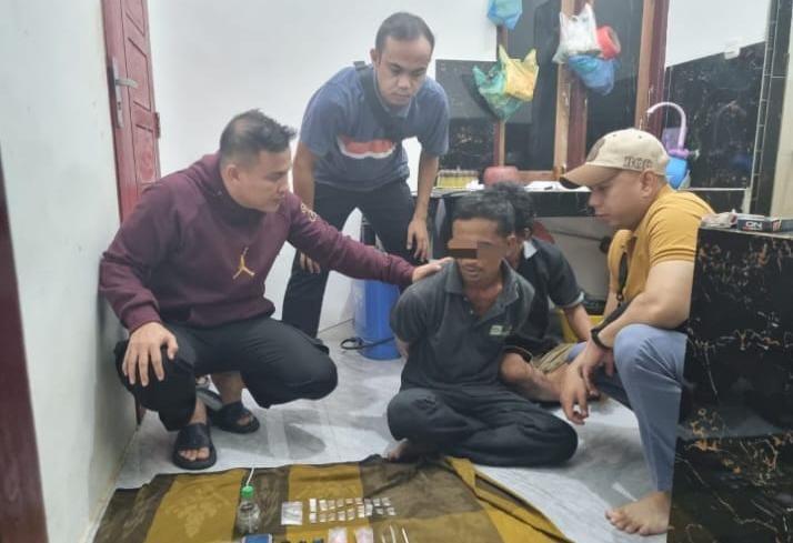 Polsek Perhentian Raja, Obok-obok Rumah Pengedar Narkoba di Kampung Pinang Polsek Perhentian Raja, Obok-obok Rumah Pengedar Narkoba di Kampung Pinangi