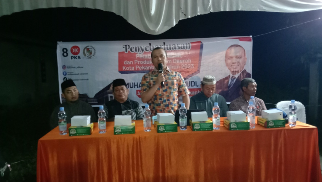 Ketua DPRD Pekanbaru Laksanakan Penyebarluasan Perda Pemberdayaan UMKM di Jalan Karya Bakti Ketua DPRD Pekanbaru Laksanakan Penyebarluasan Perda Pemberdayaan UMKM di Jalan Karya Baktii