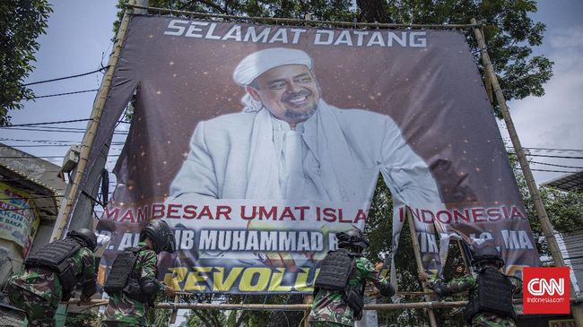 TNI Ancam Bubarkan FPI TNI Ancam Bubarkan FPIi