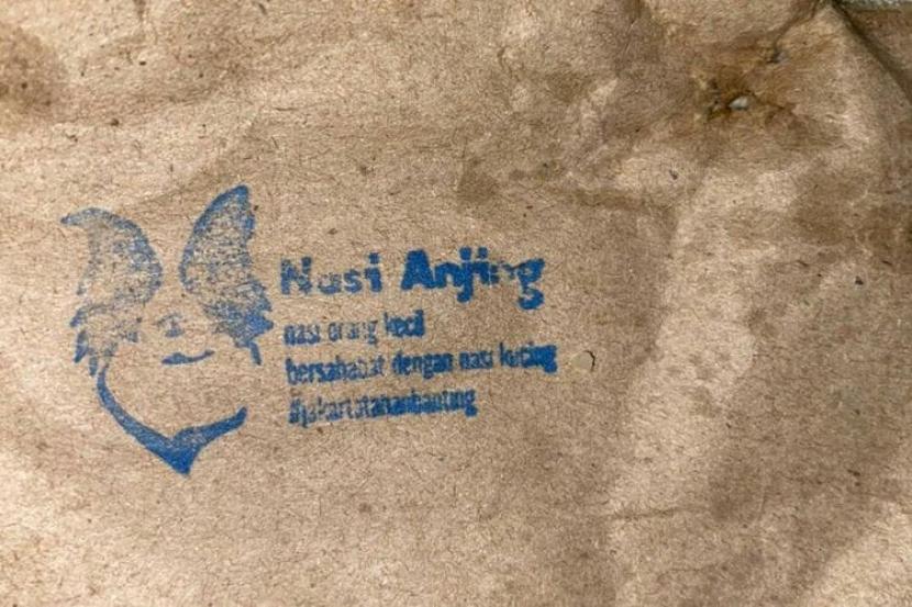 Pembagian Nasi Berlogo Anjing, MUI: Ada yang Cari Sensasi Pembagian Nasi Berlogo Anjing, MUI: Ada yang Cari Sensasii